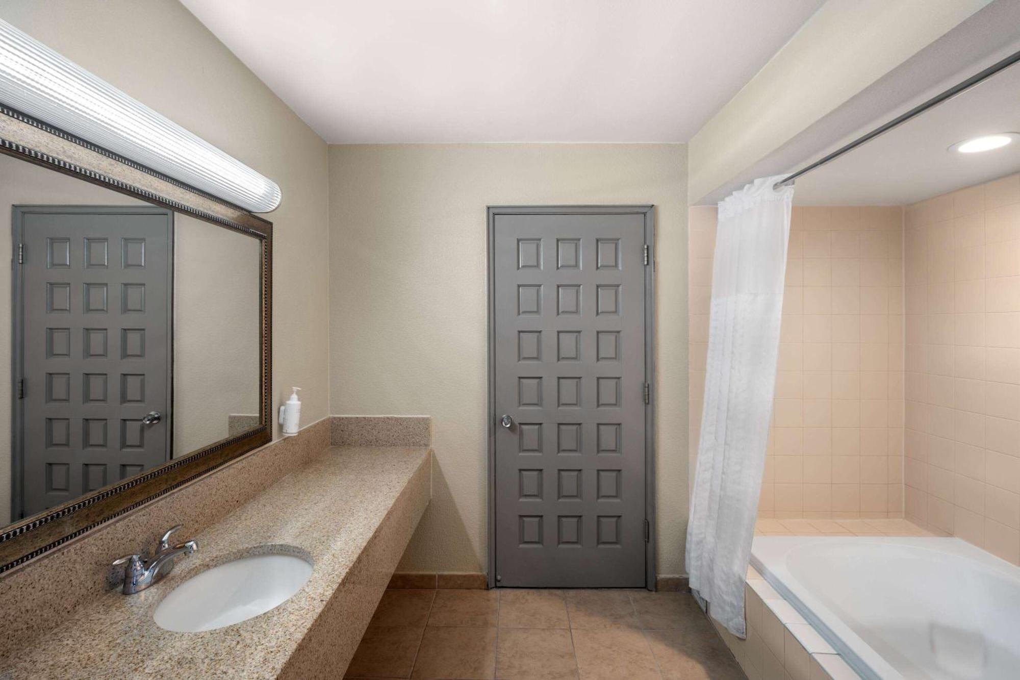 Days Inn By Wyndham Klamath Falls Esterno foto